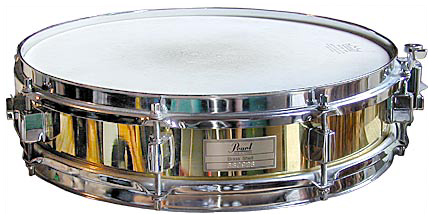 Picture and sound sample of a Pearl piccolo snare drum - 3 x 13 brass