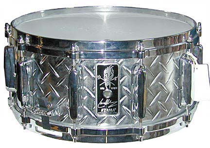 Picture and sound sample of a Tama Lars Ulrich snare drum - 
	6 x 14 steel