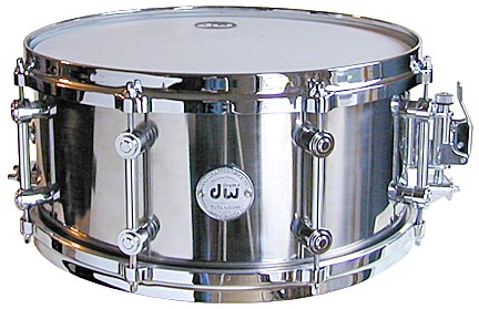 Picture and sound sample of a DW/Dunnett snare drum - 6 x 14 titanium