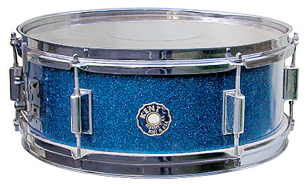 Picture and sound sample of a 1960s Kent blue sparkle snare drum